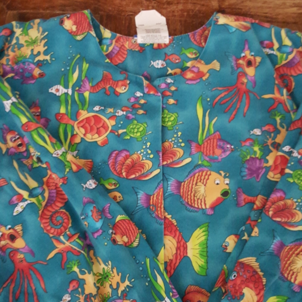 Landeau Fish Printed Scrub Jacket